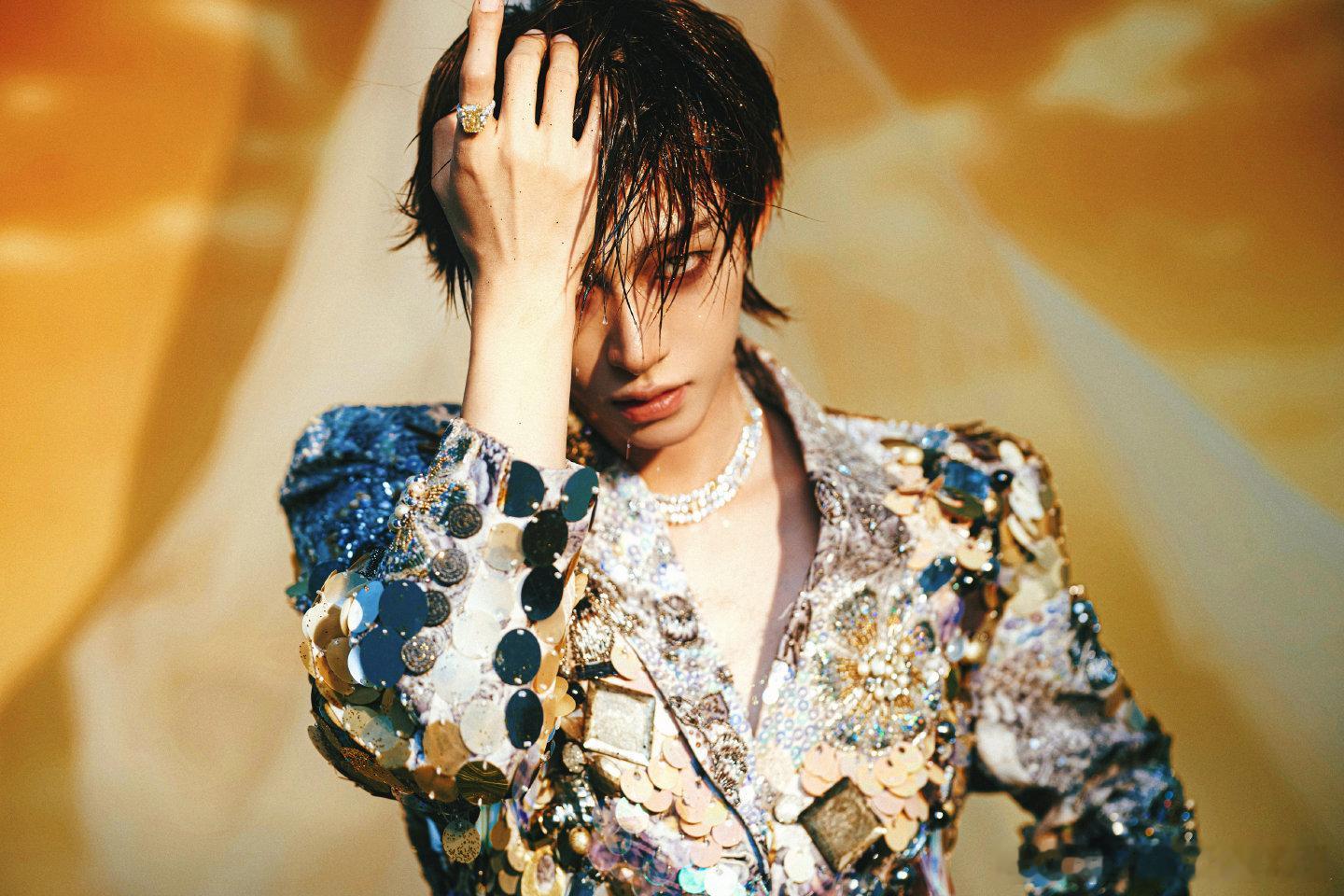 刘宇elle盛典出图，这纸醉金迷的[憧憬] ​​​