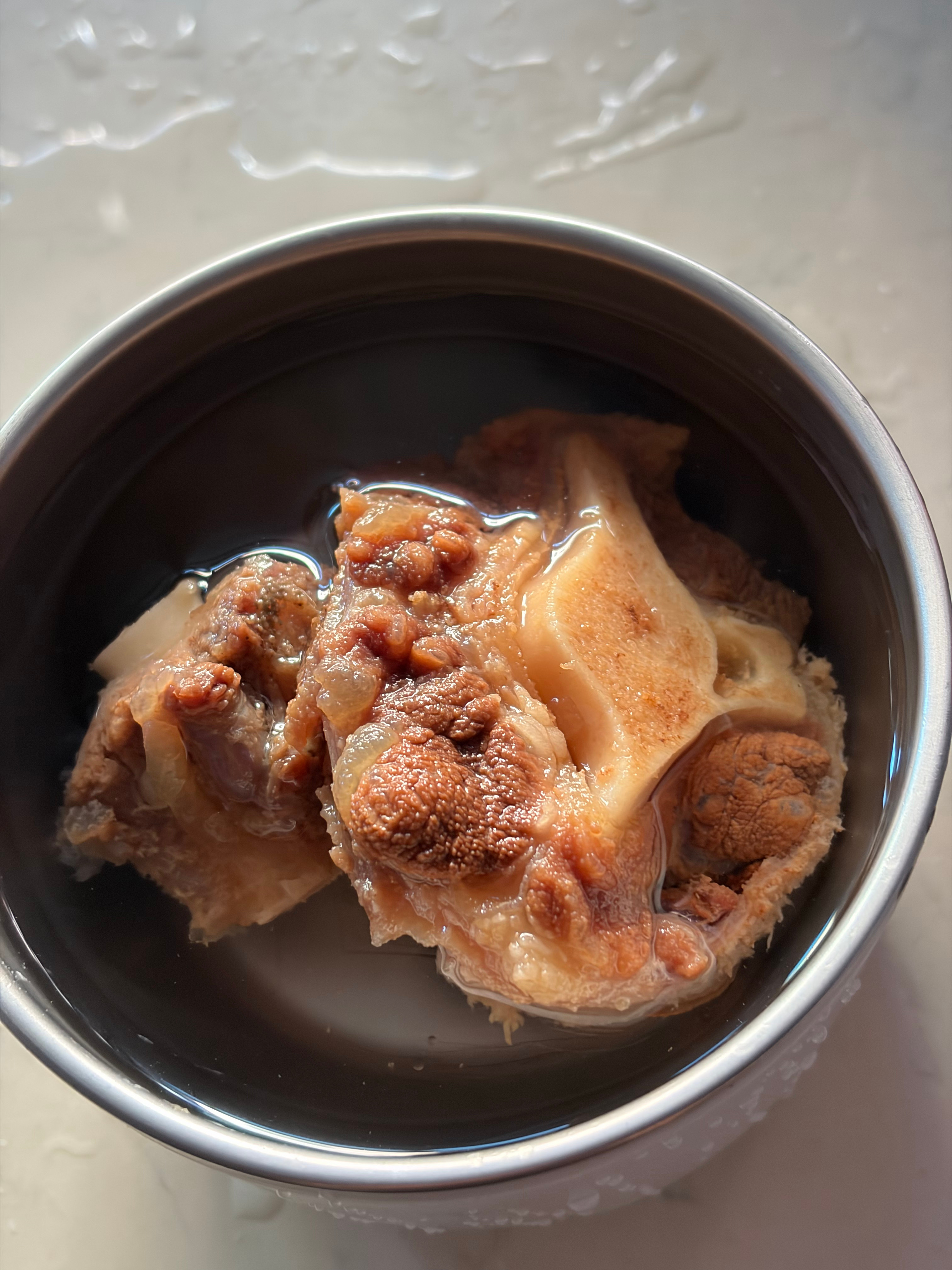爱啃骨头的好大女，这个饮料好喝 