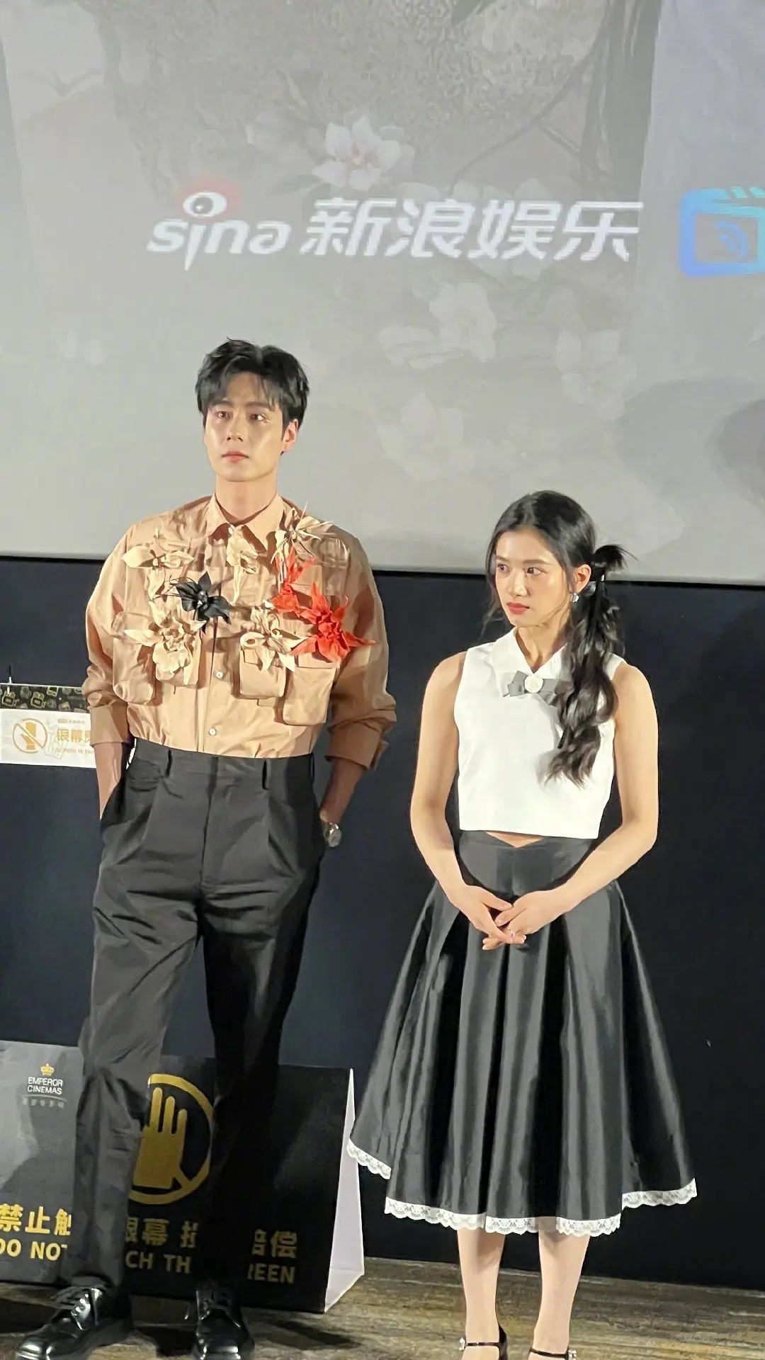 #胡一天张婧仪默契五连拍#我们西瓜汁今天合体啦[努力] ​​​