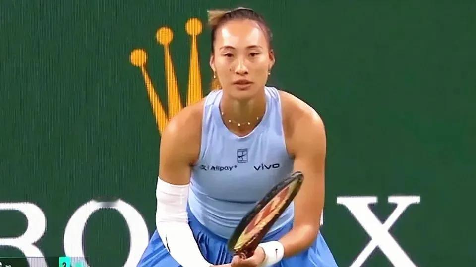 2025年3月20日，WTA1000迈阿密站：郑钦文2一0击败戴维斯，取得胜利加