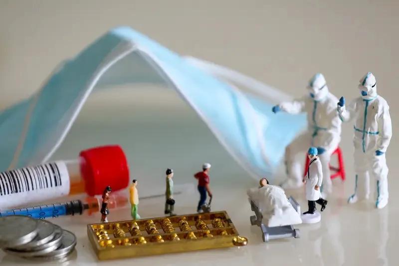 季节分明、冷热不均、保持营养均衡、保持健康心态、关爱慢性病携带者、做好疫苗注射、