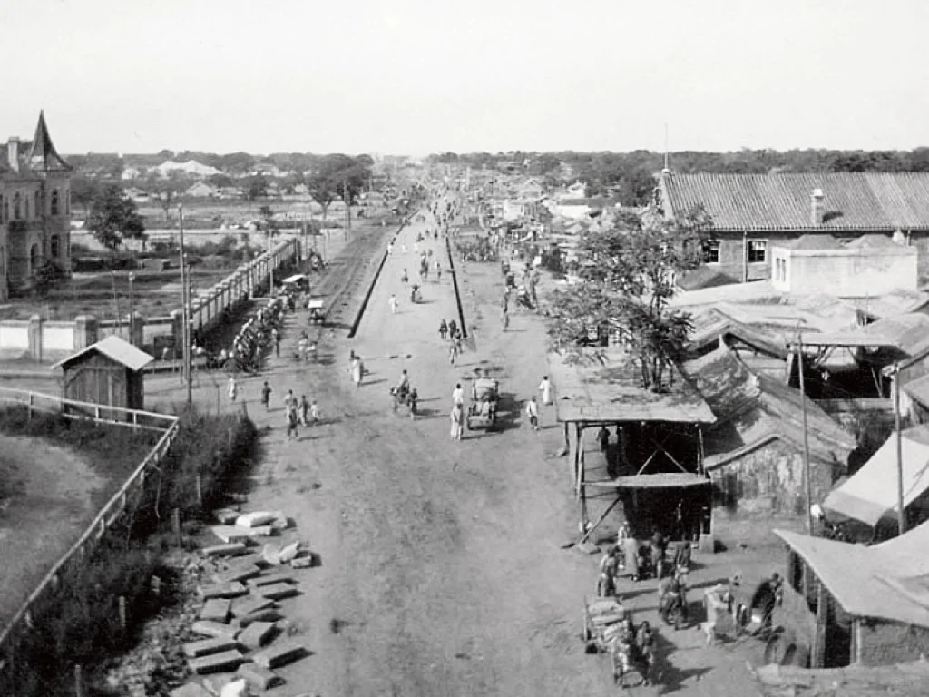 1904年的东交民巷一带