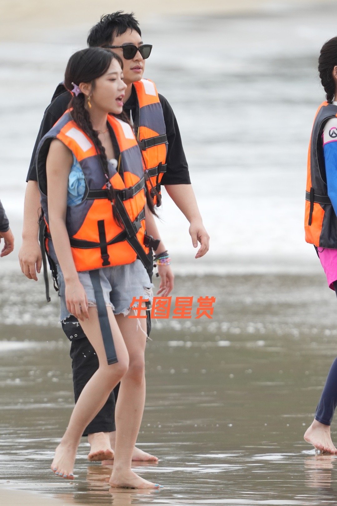 张紫宁万宁录制#音你而来# ，游艇冲浪吓得花容失色[哈哈]🌊⛵ ​​​