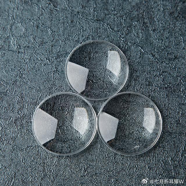 315调查眼镜到底有多暴利好几年前配一副眼镜随手就要上千块，现在稍微便宜一点的，