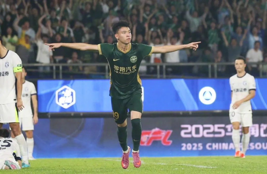 谢晖：王钰栋可立足五大联赛中下游球队