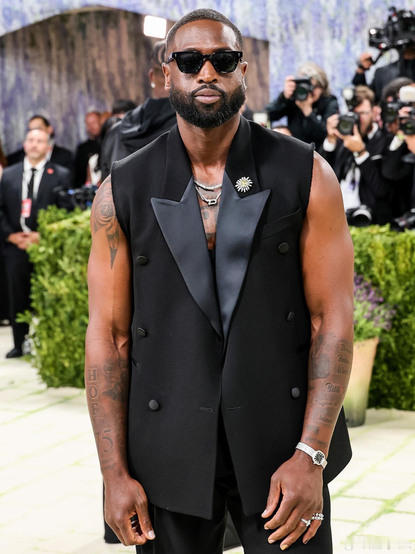 韦德和尤尼恩，韦德退役后那六块腹肌居然还在MetGala红毯nba