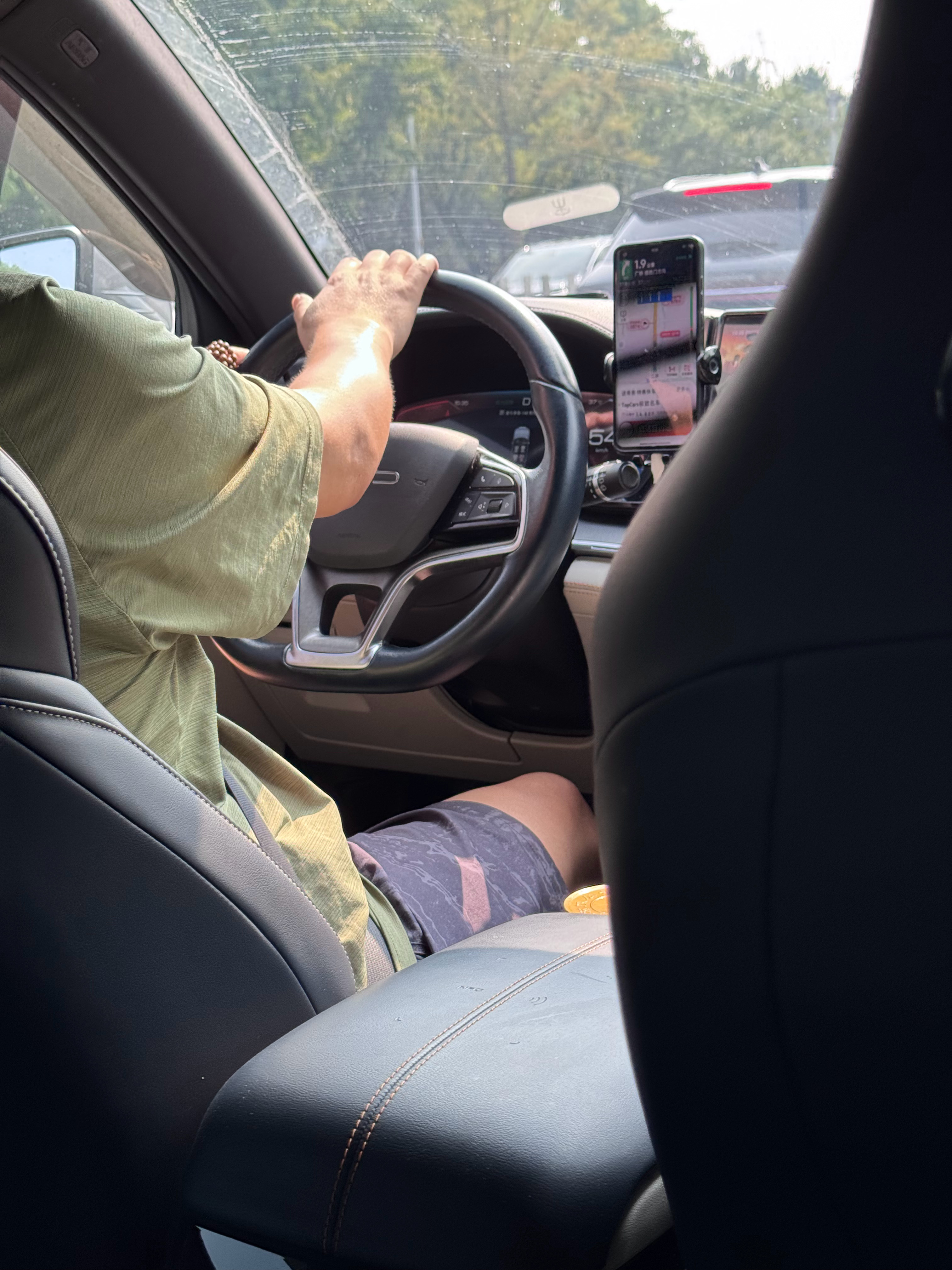 下火车后 吃了个麦当当打了个车 赶上了风琴脚此刻我有点想吐……. 北京