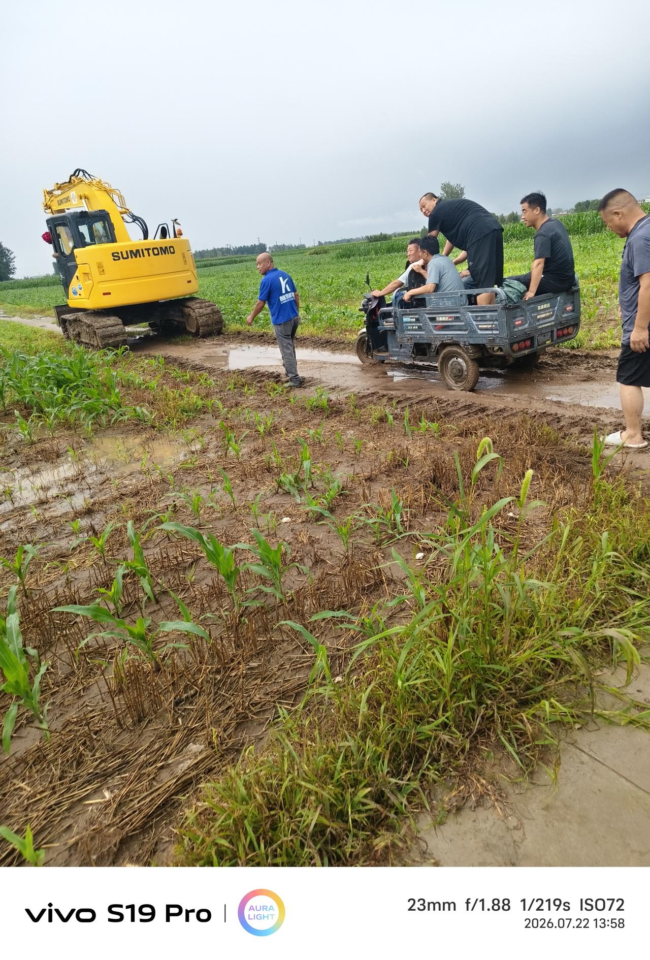 老张是内蒙人，却埋在了河北的土地上，至于他能不能魂归故里那就是一个传说啦。
老张