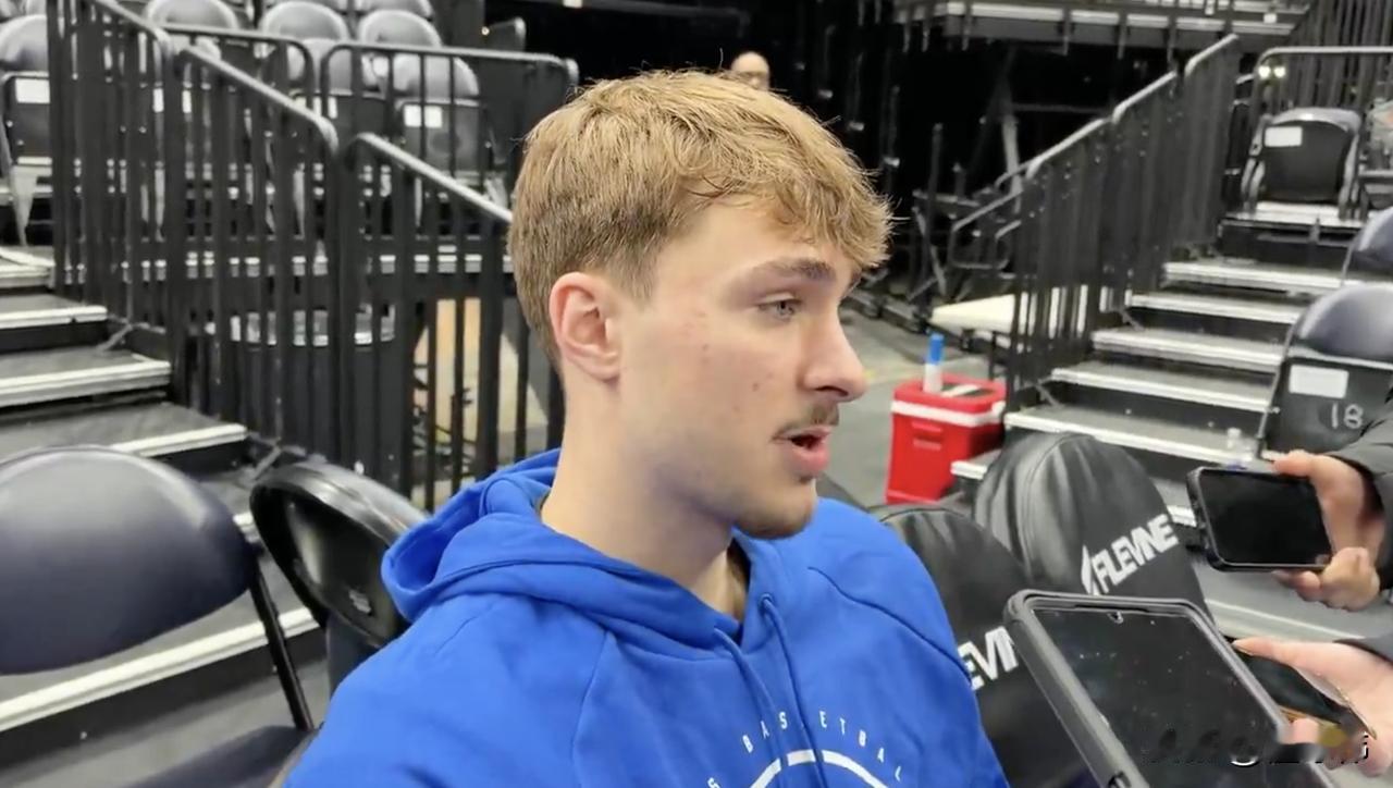 好榜样！弗拉格谈詹库杜：

“很酷，他们还是联盟最好的球员。”

“状态不减。”