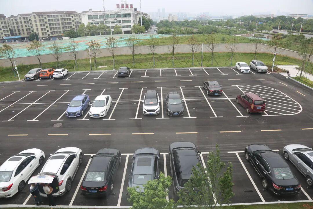 出地铁就能见绿、停车不用打转、扫码骑上共享电单车——长沙金霞经开区把地铁口的关键