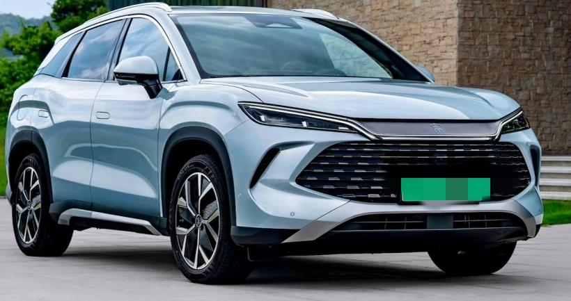 一个挺有意思的事儿。

但凡有人刚提了新车，甭管油车电车，兴冲冲跟朋友分享，对面