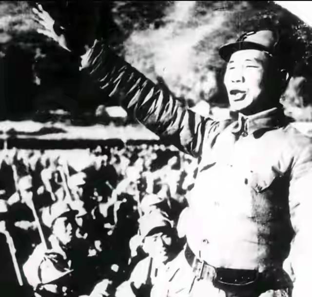 杨成武至死难忘那百名失踪女兵，本是满腹才华的大家闺秀，却在1941年突围中成了心
