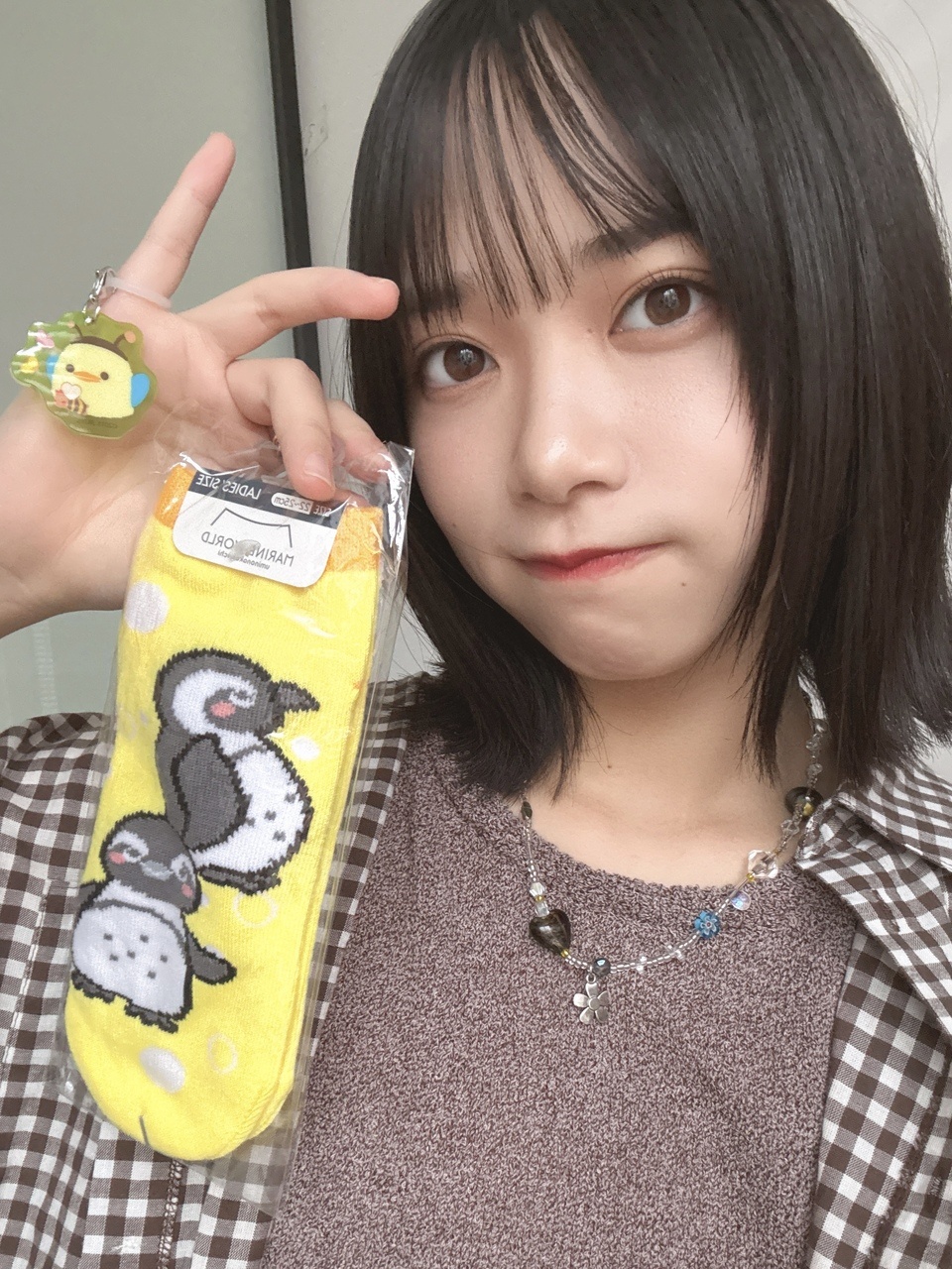はるよ「まりぃちゃんは福岡私は愛知に行っていたため三期生にお土産を買ってきていま