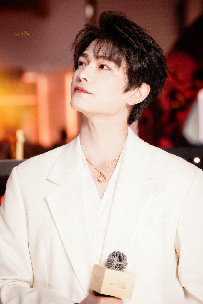 丁禹兮往那一站就是金字招牌 是谁的线下活动人山人海？原来是丁禹兮！他的人气真的没