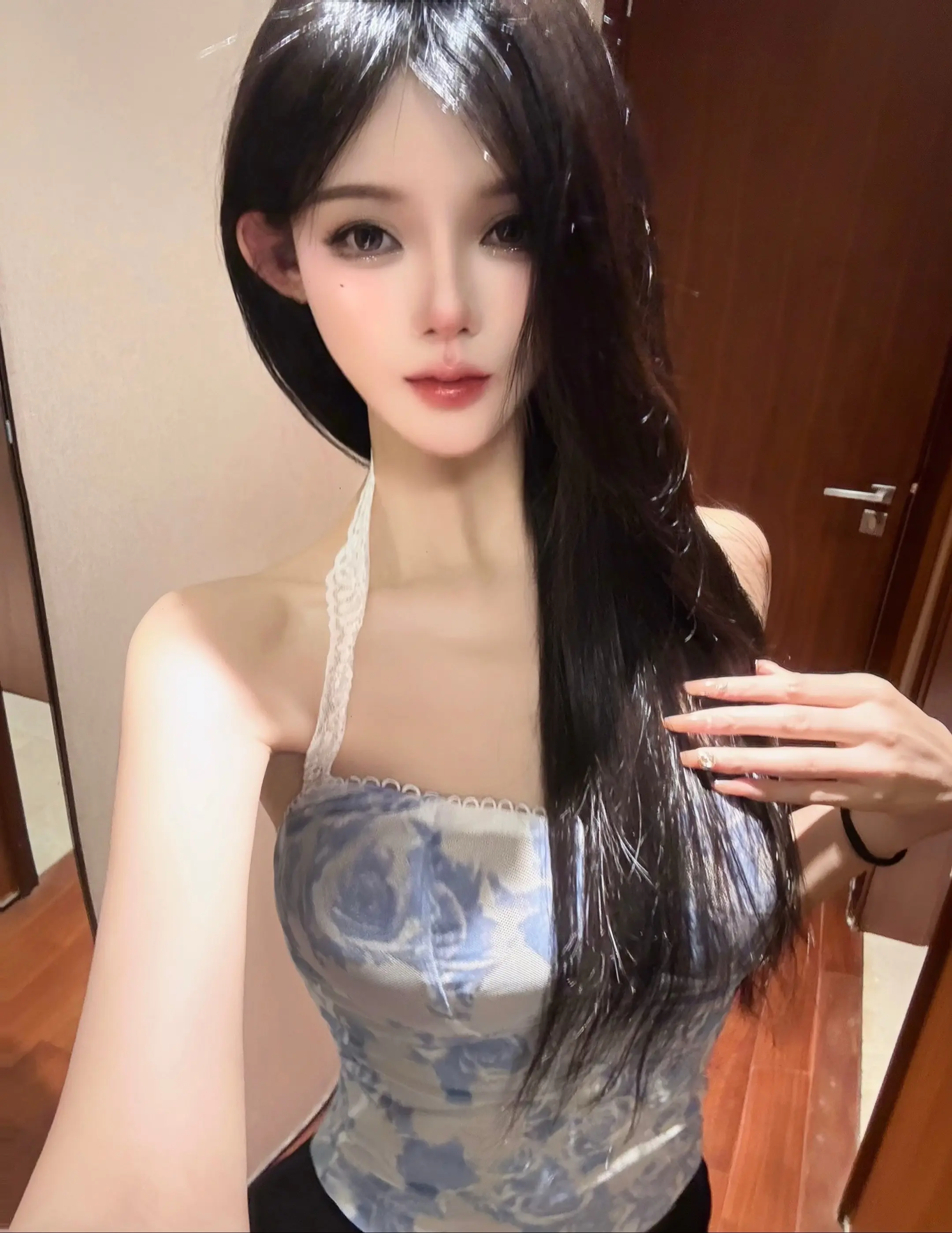 看着我 只看着我。