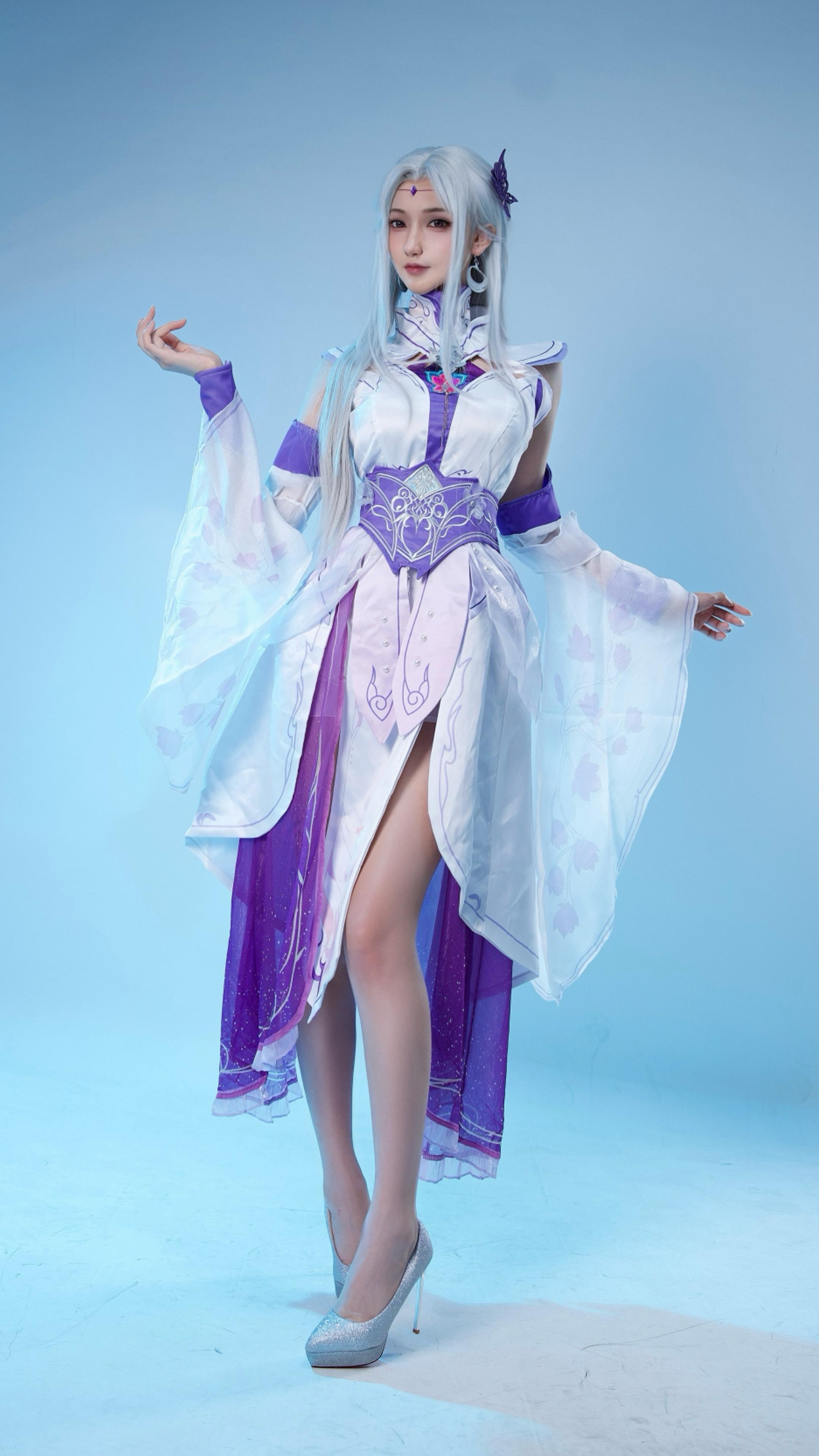 伴君成帝终不悔青山医仙永相随。