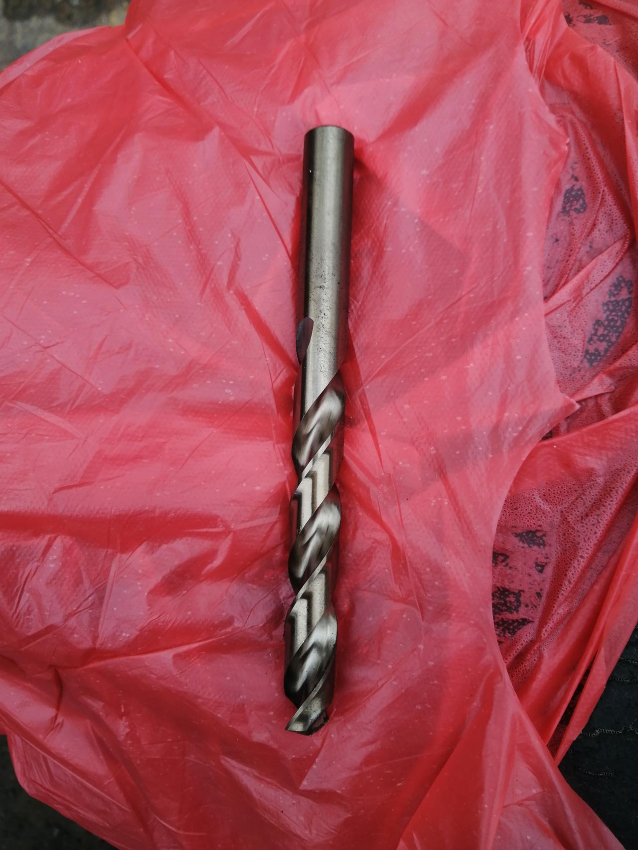 这活儿真的没法干了，再干下去我都郁闷了好吧。
今天早上一个孔位半个小时不到断了3