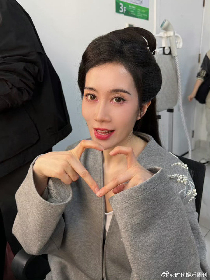 温峥嵘 二重唱乘风初舞台直播乘风2026温峥嵘的二重唱舞台太有魅力！声线温柔又有