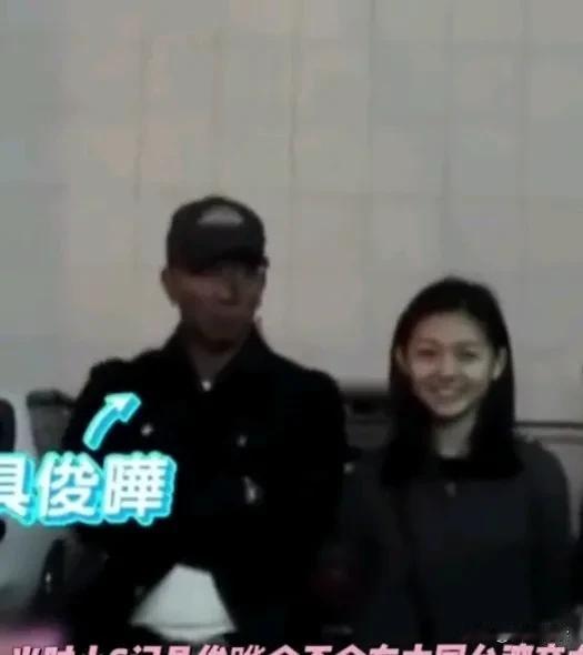大家发现了吗
大S其实很容易满足

跟具俊晔一通电话就能以身相许
还不要婚戒婚房