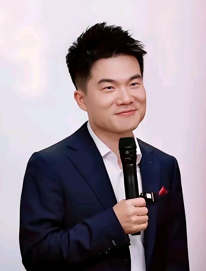 董宇辉要跨界解说美墨加2026年世界杯了，果然有了流量，一切都可以做，专业不专业
