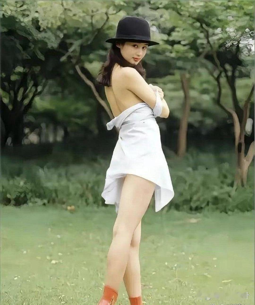 陈红年‏‍‎轻那会儿‎，就敢这么拍﻿‌，搁那个年代真是够超前了！‌‌‍ ​​​