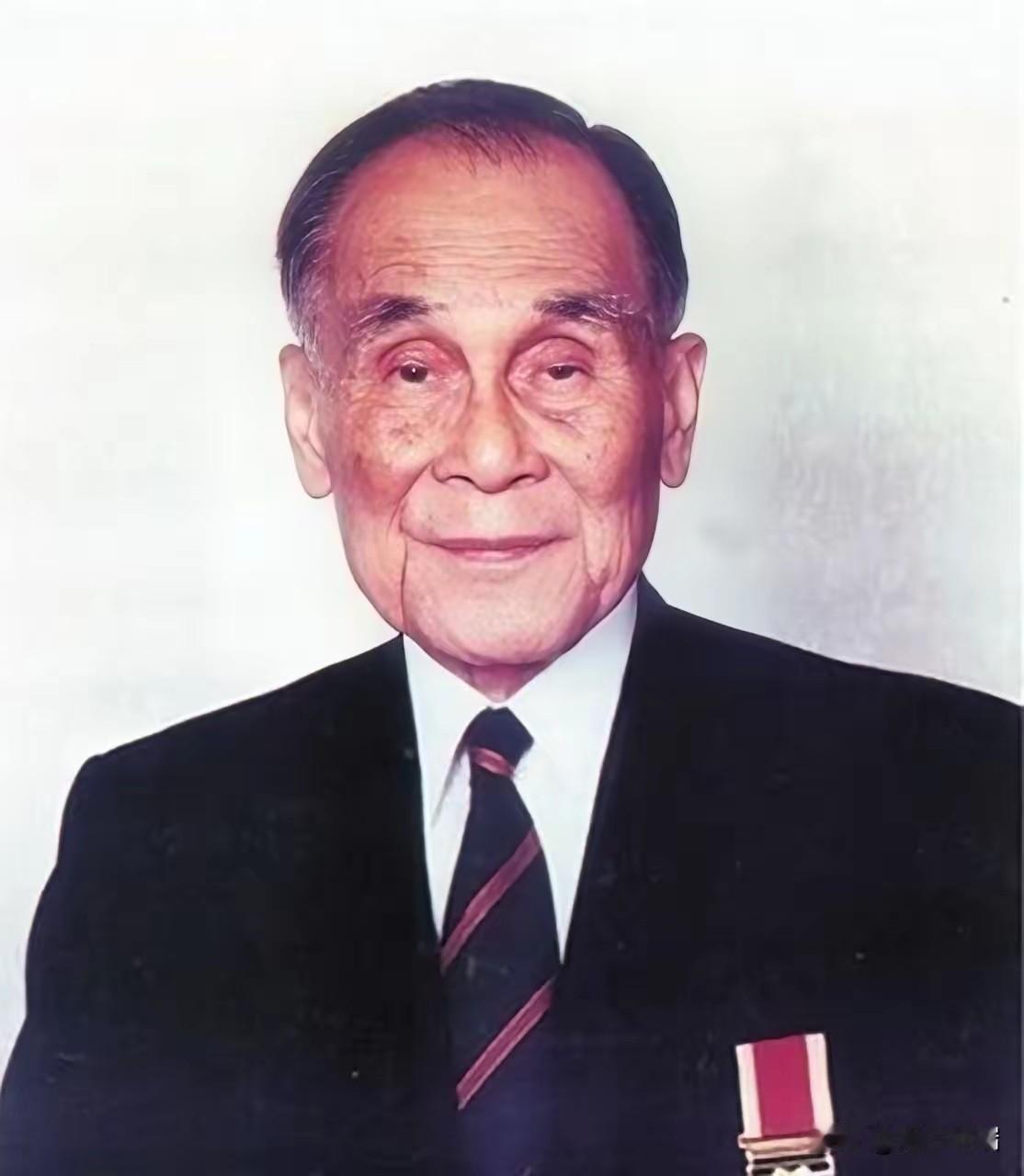 太佩服了！2007年，96岁银行家庄世平病逝，遗嘱公开全场惊呆：2000亿资产悉