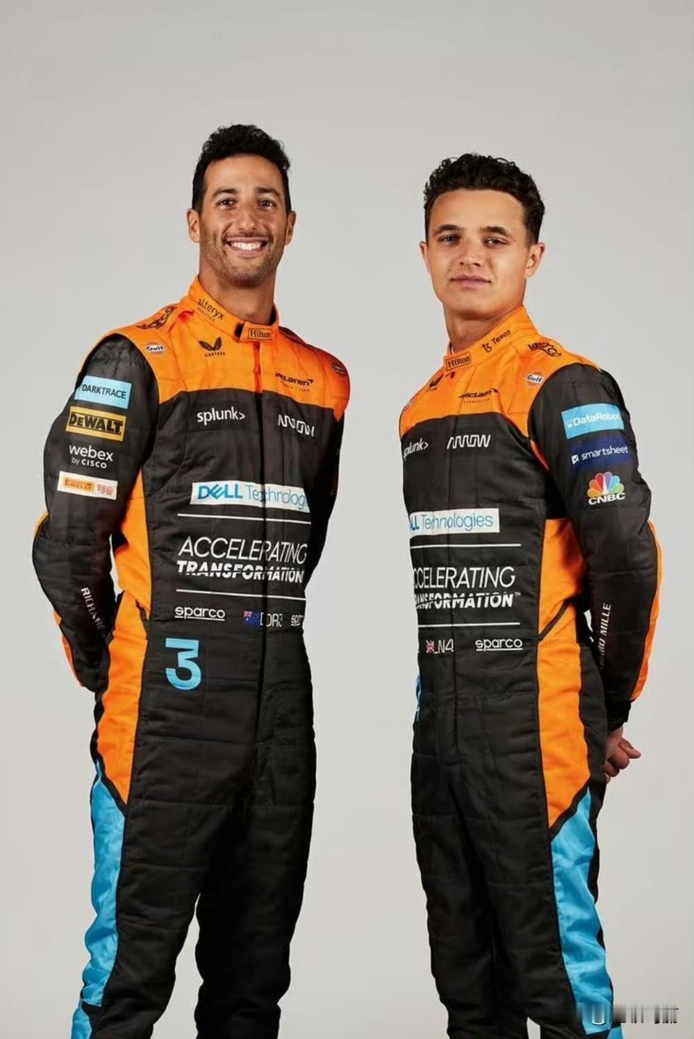 迈凯轮车队赛车服 vs 淘宝闪购新工服
以后都是赛车手给你送外卖，跑的快才是真的