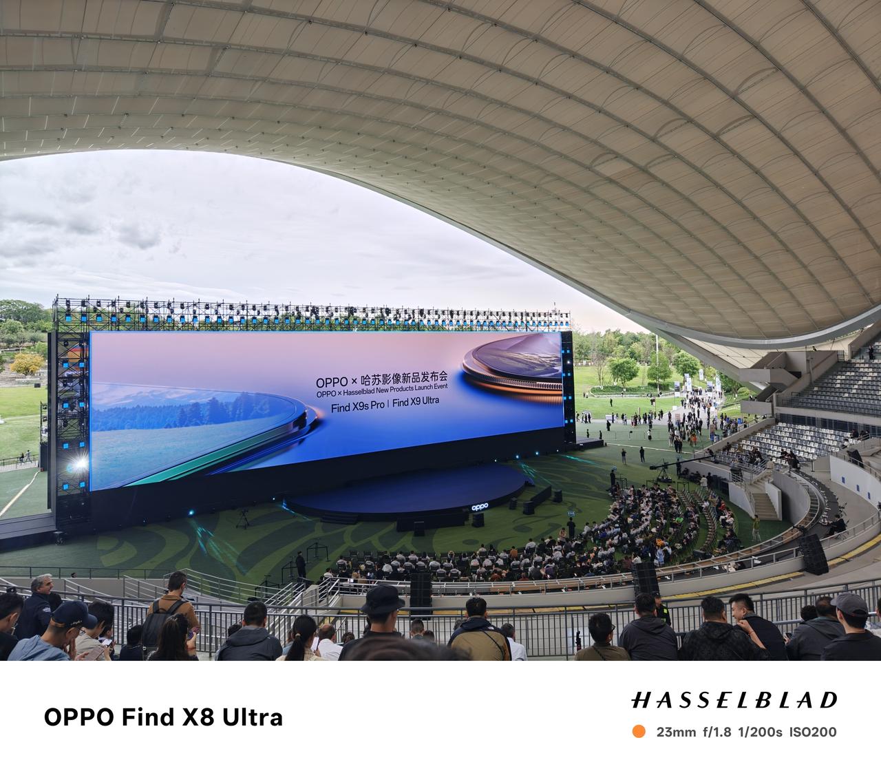 这个现场舞台，OPPO从不让人失望。
可惜没有拿到这次的Ultra，不过上一代U