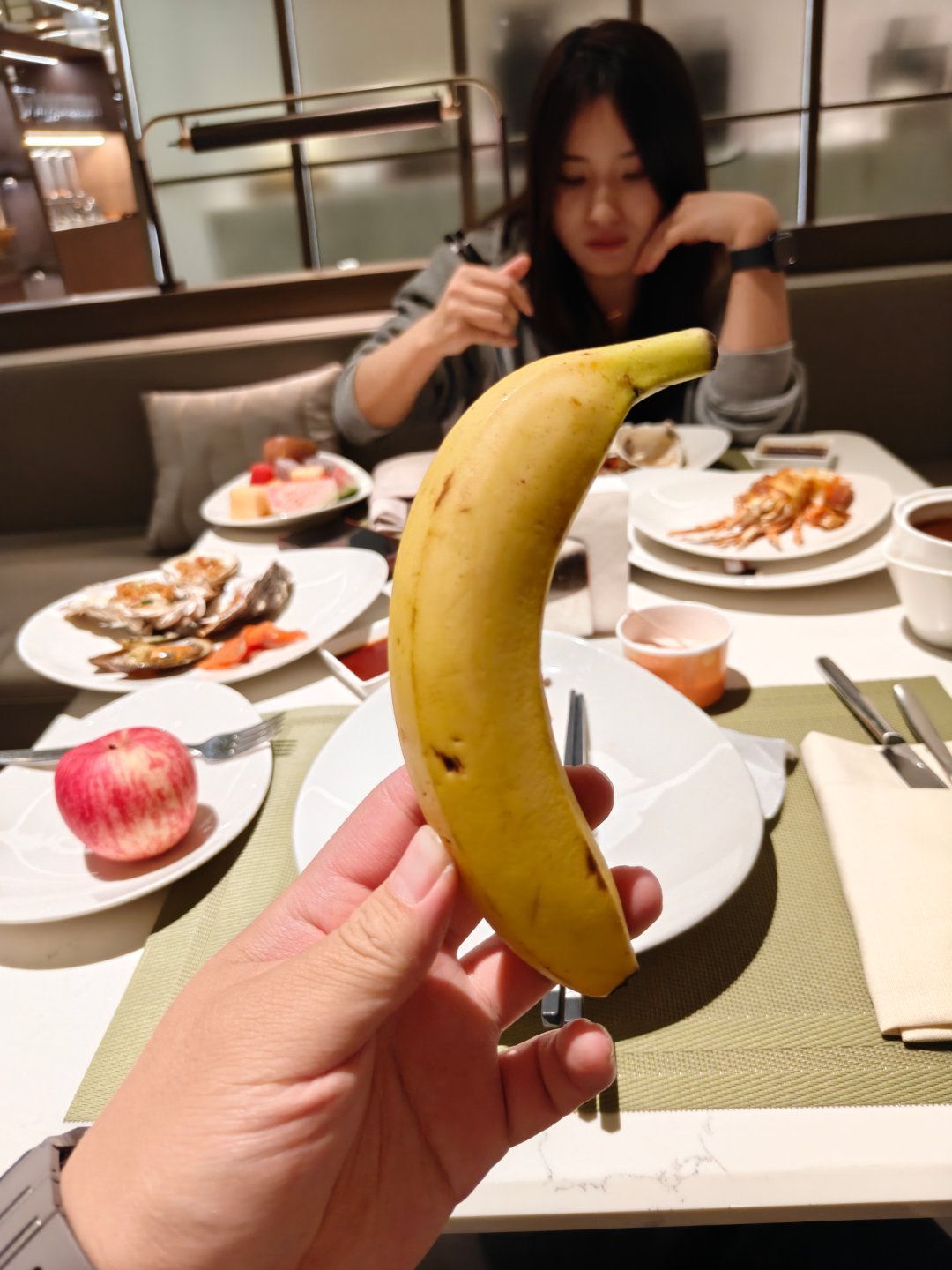 饭后记得吃根香蕉，消消食