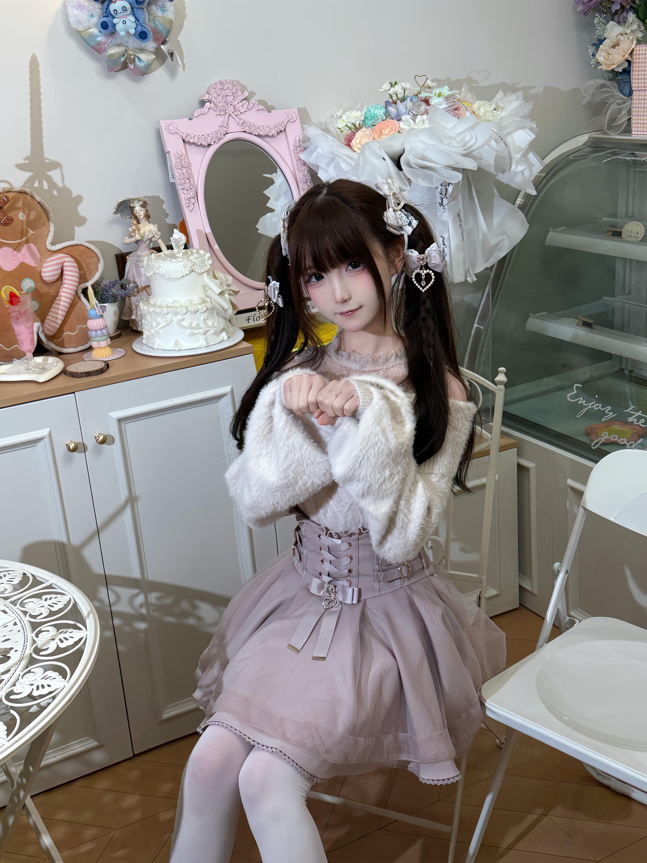 如果我有两颗心脏 那我会爱上你两次 但我只有一颗心脏 于是我开始反复爱上你