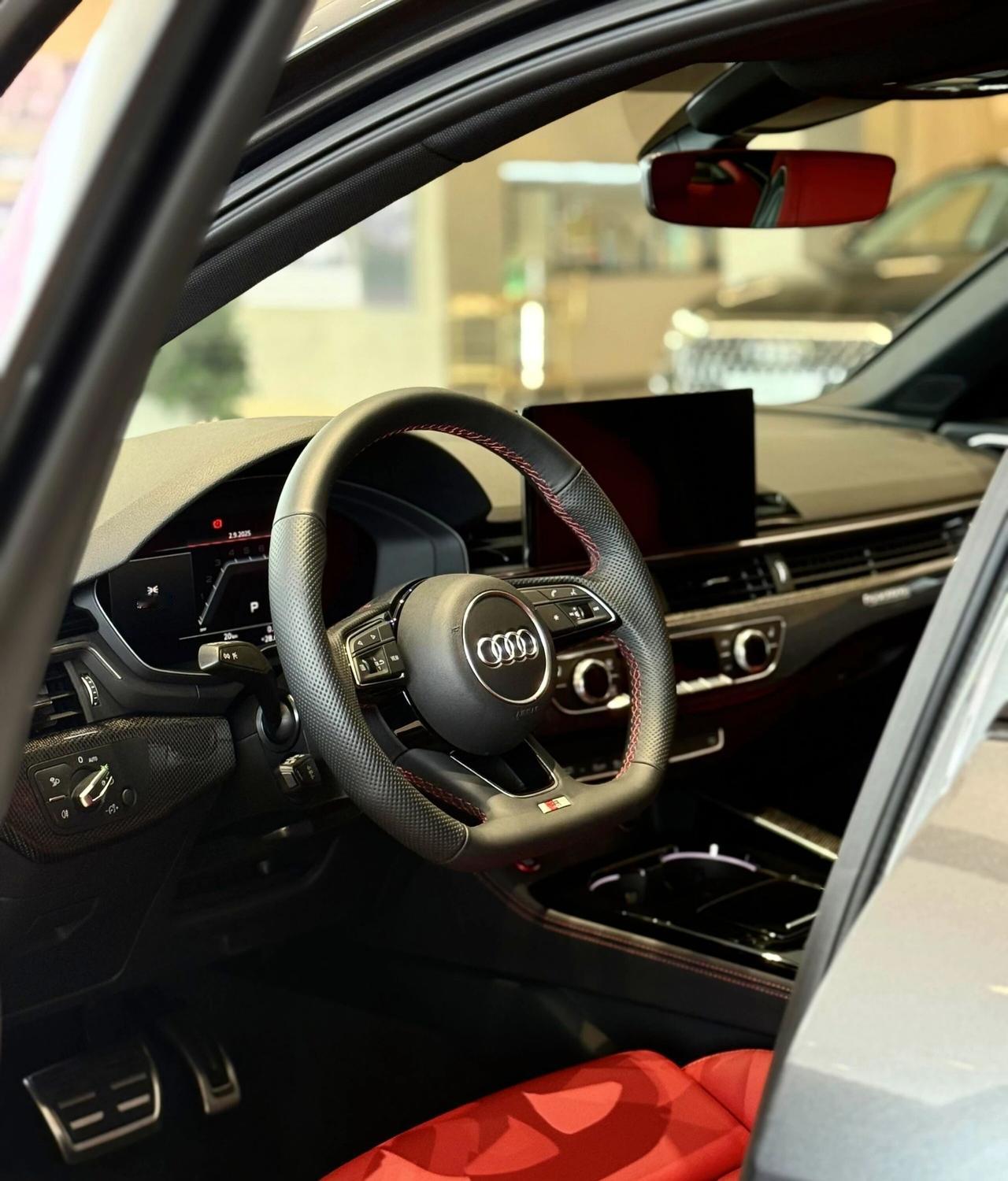 同级车天花板，40+适合年轻人开的车！新提的奥迪S4。3.0T V6一踩就起飞，