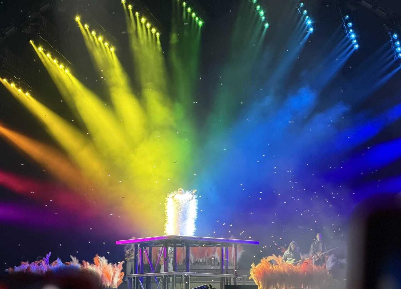 不好意思 燕姿出场我笑懵了
孙燕姿 就在日落之后 苏州 音乐现场分享 现场
出场