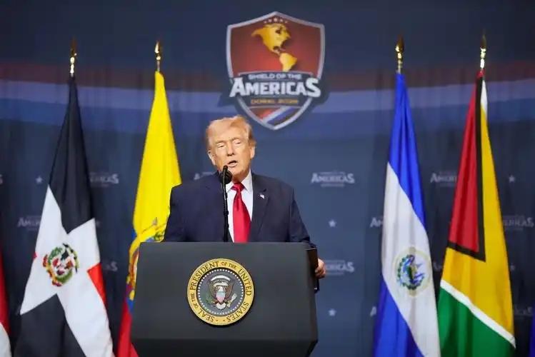 福特号被大火炙烤30小时，原因曝光不可思议，600人痛失床位打地铺
 
这几天中