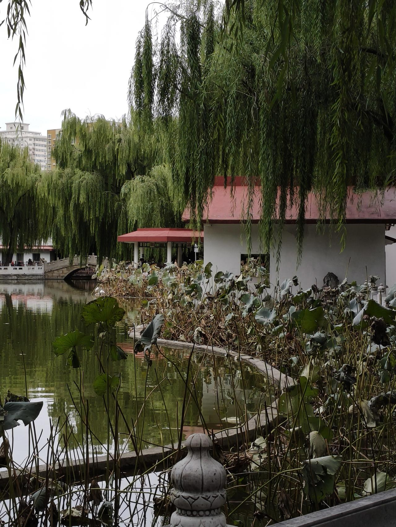 上联：青山依旧，怎么对下联小溪常流