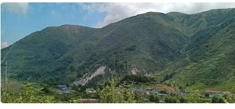 庭审质证四则：从“话术”到“法技术”的进阶
 
本文围绕庭审质证展开论述，指出实