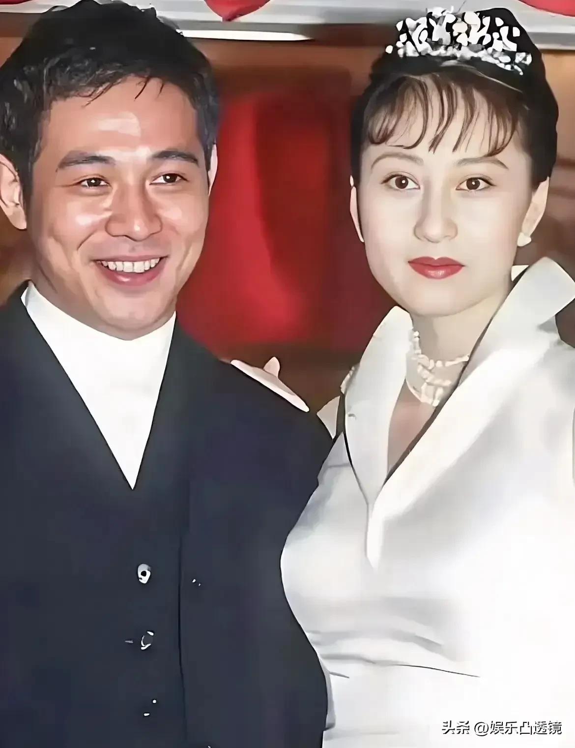 客观的讲，李连杰这个人在男女关系上还是比较自律的，很少传出他的绯闻。
很多人之所