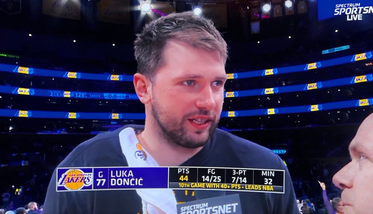 东契奇：“我很高兴第四节可以休息。显然，背靠背比赛从来都不轻松。我们必须全力以赴