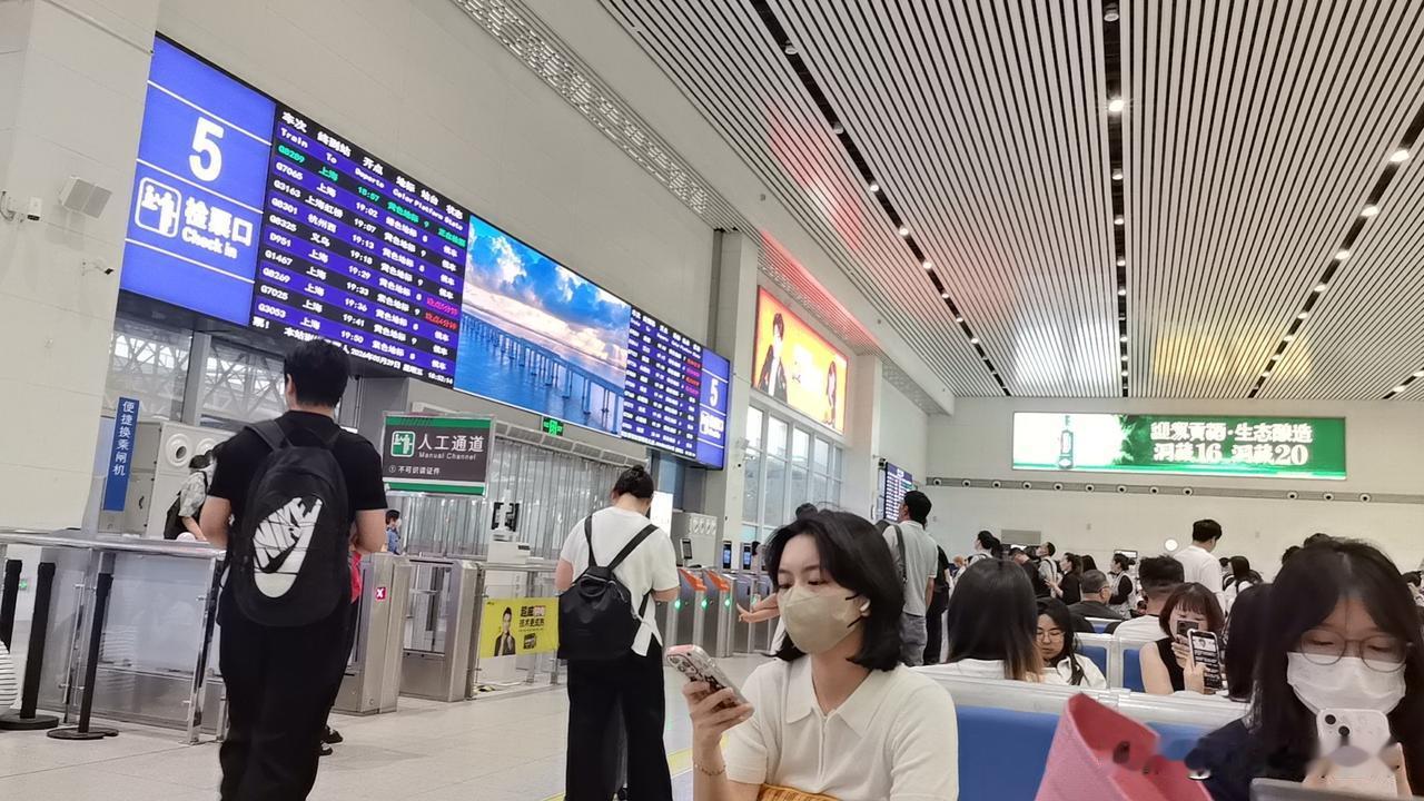 山海寻梦，不觉其远。前路迢迢，阔步而行——又要出发啦！

今天我家某人也特地提前