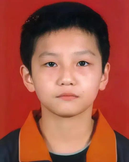 樊振东真的从小帅到大诶…