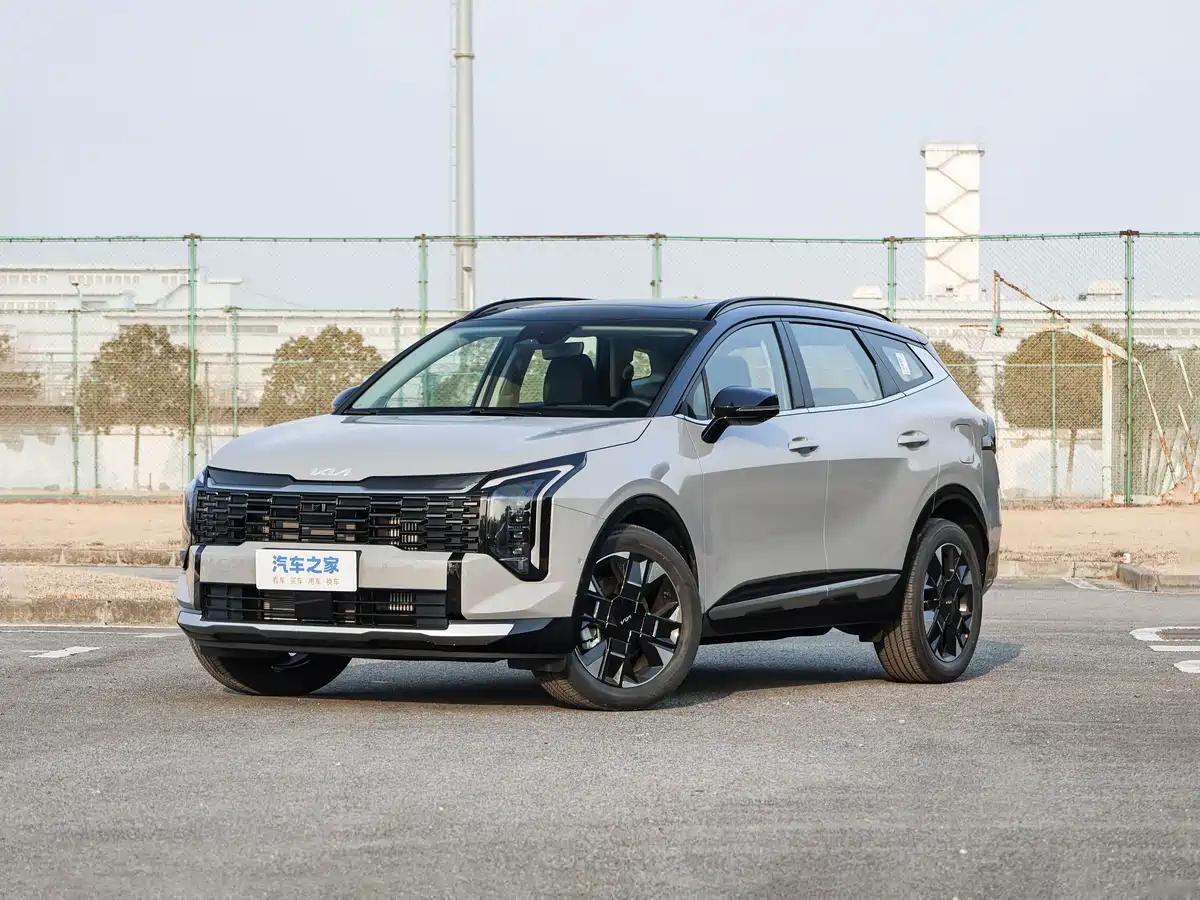 外观内饰更新，新款起亚狮铂拓界将于3月5日上市。 