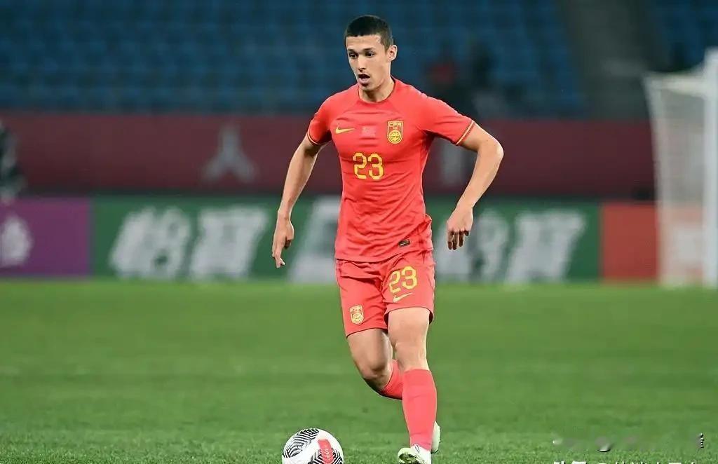 绝杀背后藏王牌！依木兰有望成长为国足第一中场？
 
U23国足险胜塔吉克斯坦，大