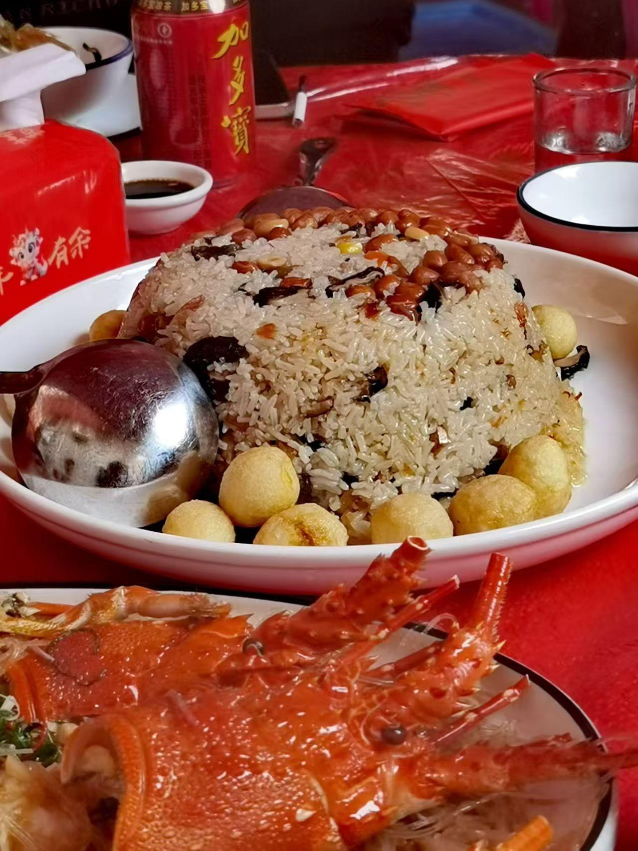 满满一桌美食，真丰盛！