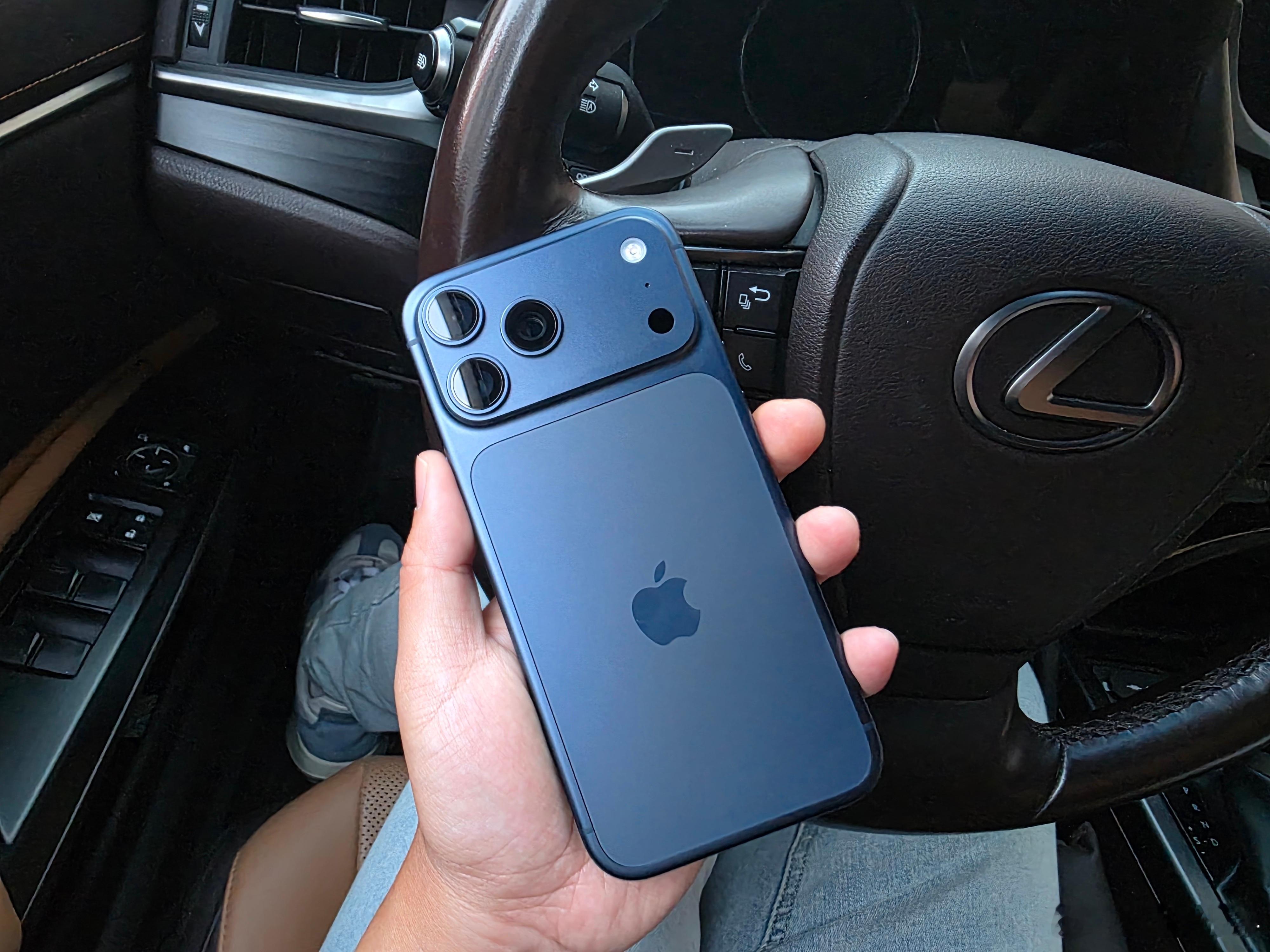 什么东西是早买早享受的最新款的iPhone吧，谁懂刚开箱时的快乐[抱一抱] ​​