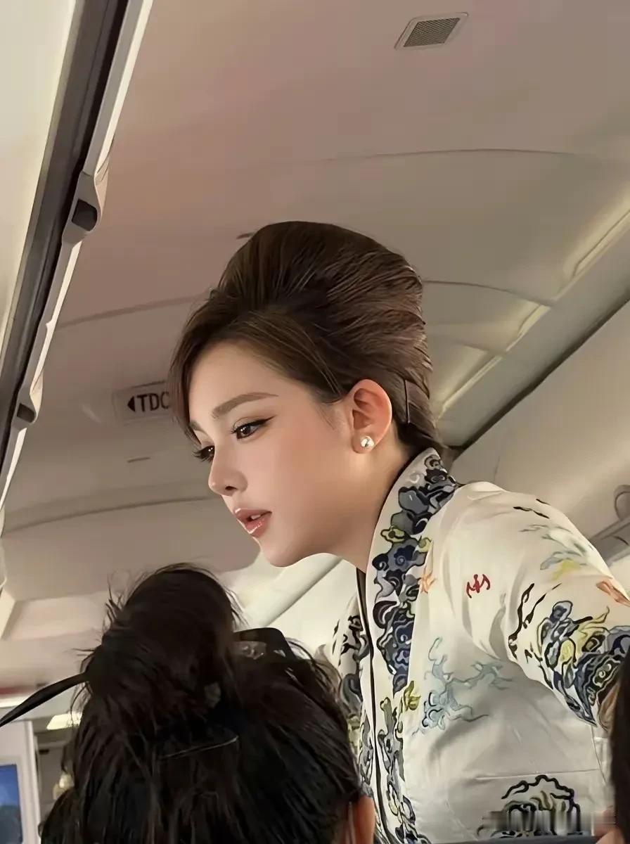 这都是哪一家航空公司的空姐长的太漂亮了吧
