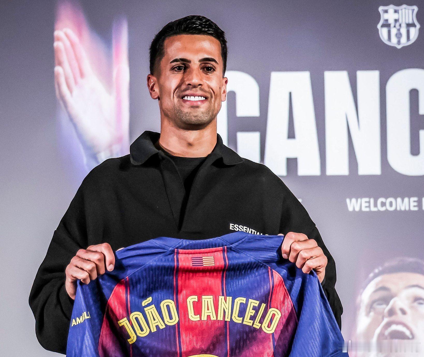 正式步骤也已完成：João Cancelo 今天将与巴塞罗那签订为期三年的合同。
