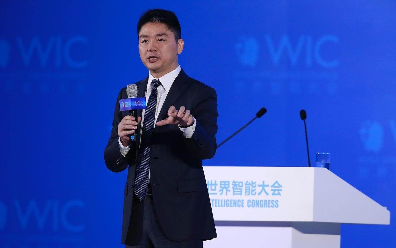 刘强东在2026年APEC工商领导人中国论坛上透露，京东推出"涅槃计划"，拟将7