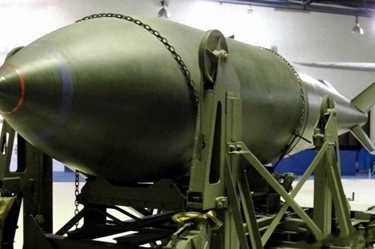 凤凰新闻【英媒：中国将中子弹纳入常规装备，若属实，代理人战争算是废了】这回英国媒