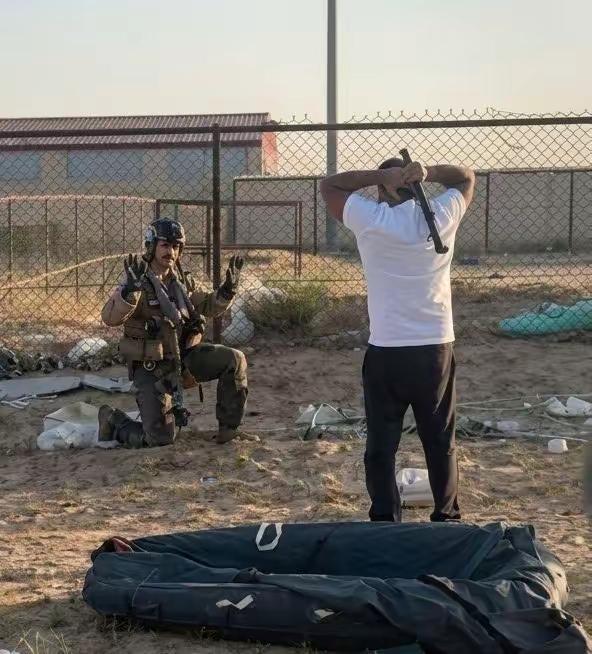 午盘印象(3月3日) 中东战事正酣 个股调整

外围：美股红绿  科技分化 震荡