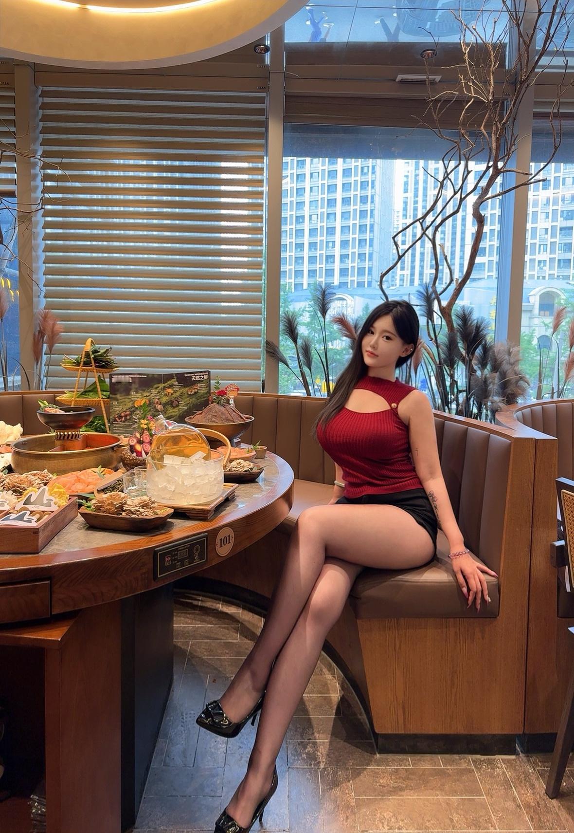 人是后知后觉的动物 吃得太饱他根本不知道食物的美味 以后再也吃不到这个的时候 他