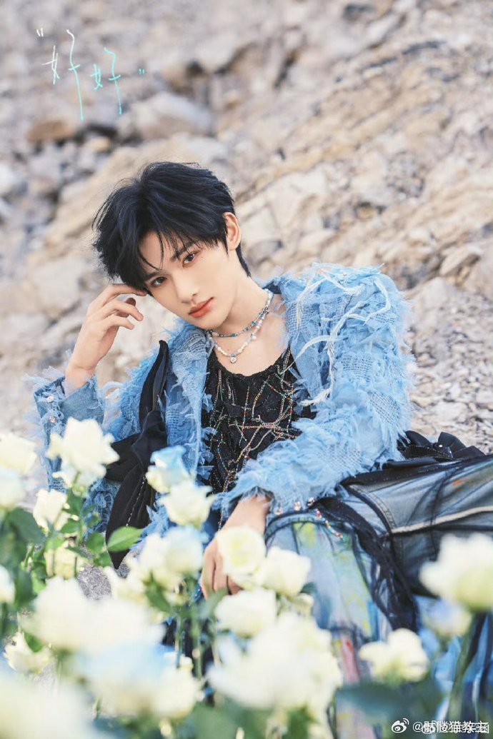 余宇涵叛逆期不听爸爸话青春期的叛逆总是来得猝不及防，余宇涵那会儿对爸爸的劝说全然